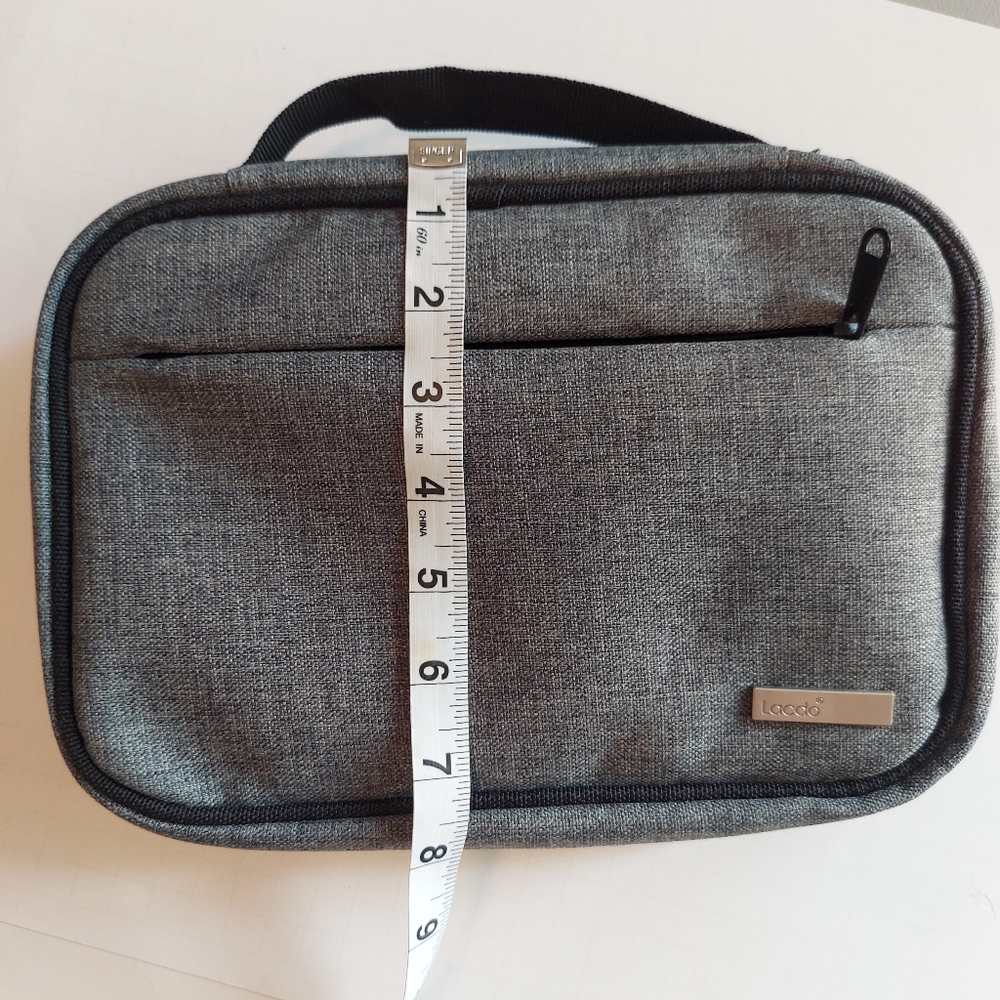 NWOT flash drive and portable electronic accessories organizer case by Lacdo - Picture 13 of 14